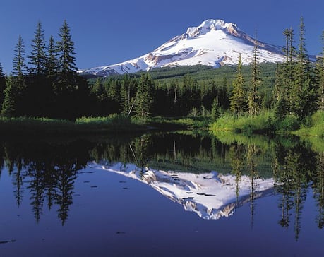 Mount_Hood_reflected_in_Mirror_Lake_Oregon_PD.jpg