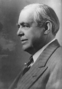 Image used under Creative Commons license from http://www.npg.org.uk/collections/search/portrait/mw98549/Sir-Alfred-Chester-Beatty