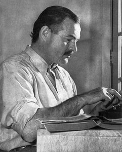 384px-ErnestHemingway.jpg