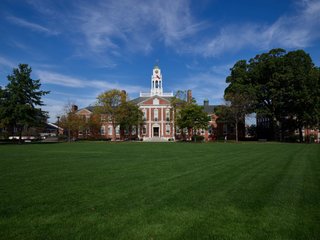 800px-Phillips_Exeter_Academy_building.jpg