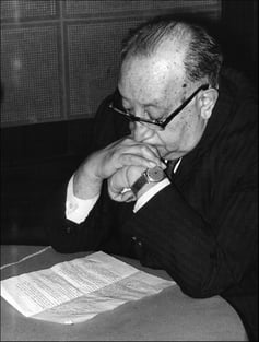 Miguel_Angel_Asturias,_Nobel_Prize_of_Litterature_1967,_at_the_UNESCO's_studios.jpg